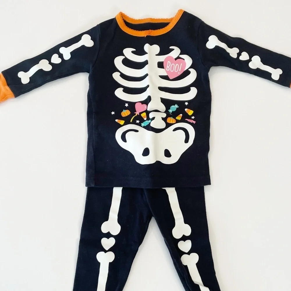 Carter’s 12m Skeleton Pajama Set